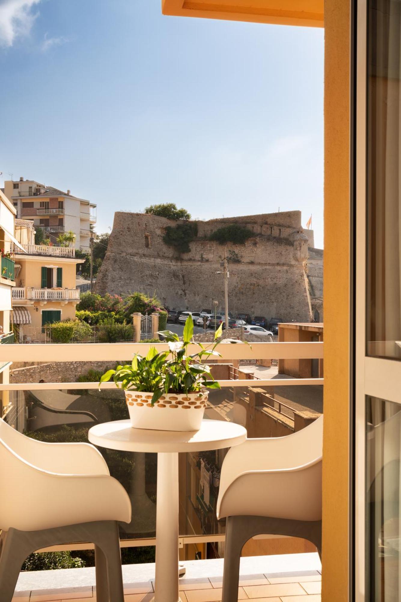 Hotel Careni Villa Italia فينالي ليغوري المظهر الخارجي الصورة