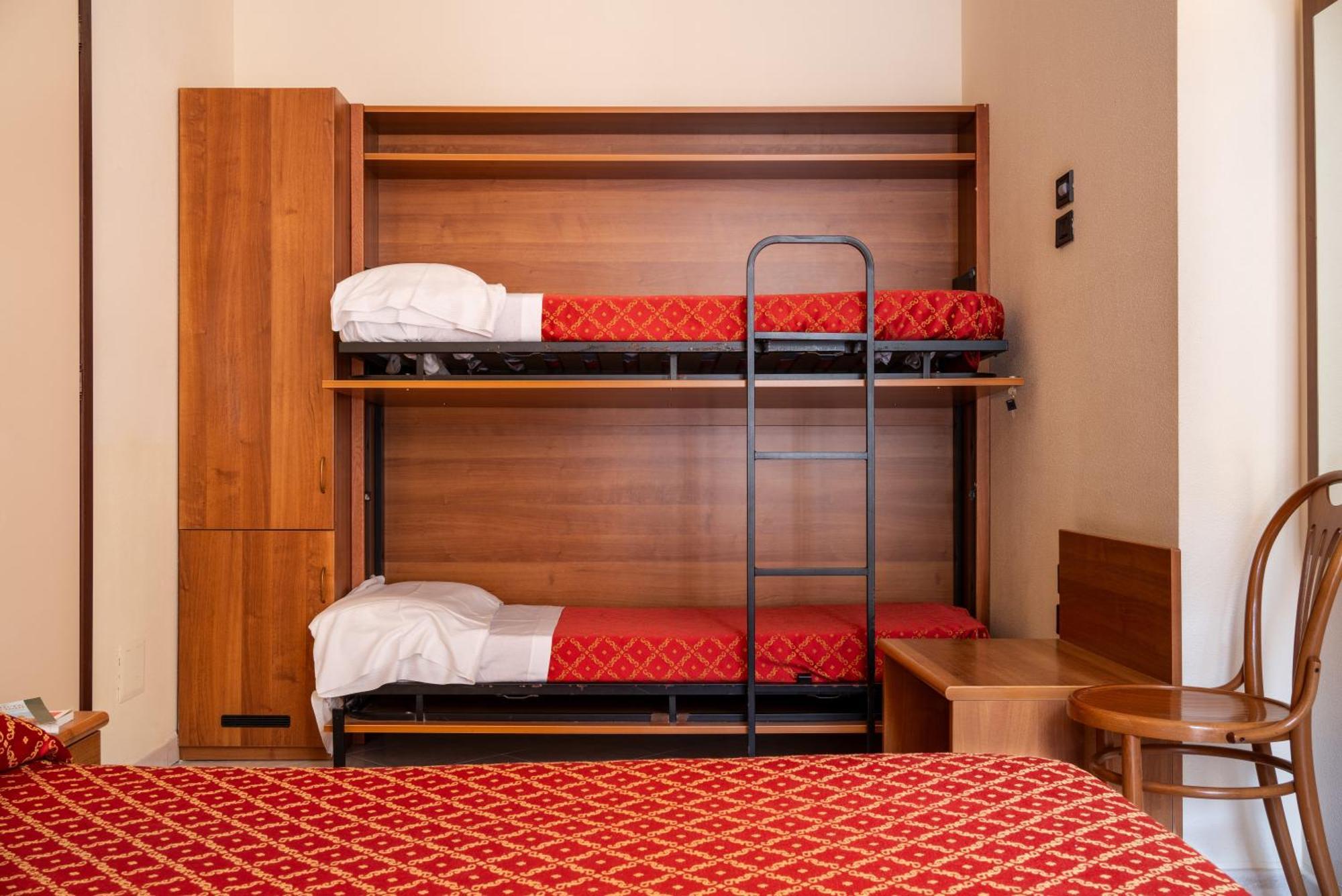 Hotel Careni Villa Italia فينالي ليغوري المظهر الخارجي الصورة