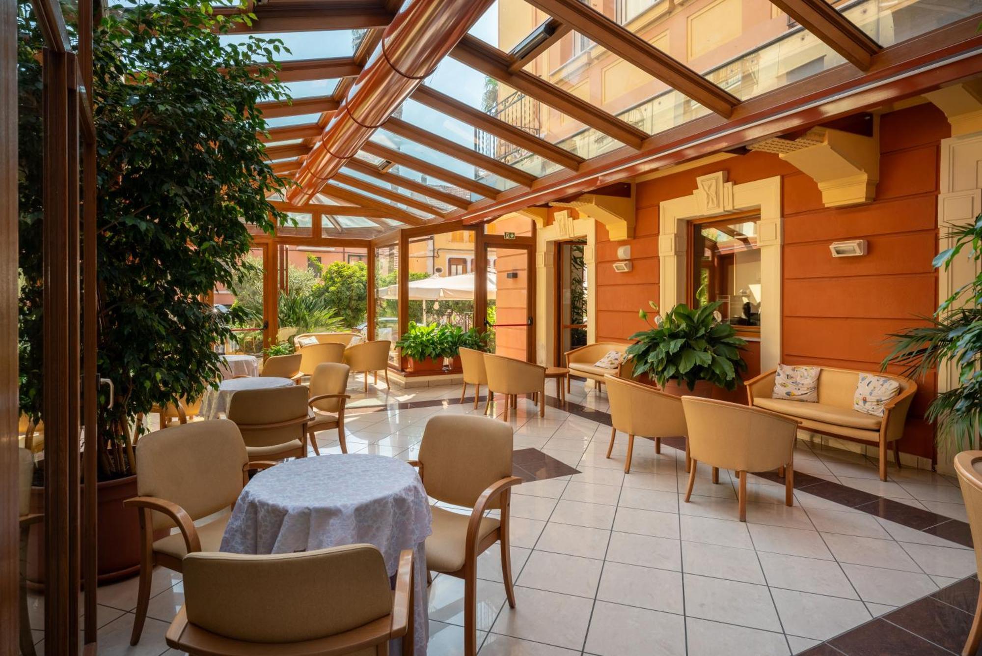 Hotel Careni Villa Italia فينالي ليغوري المظهر الخارجي الصورة