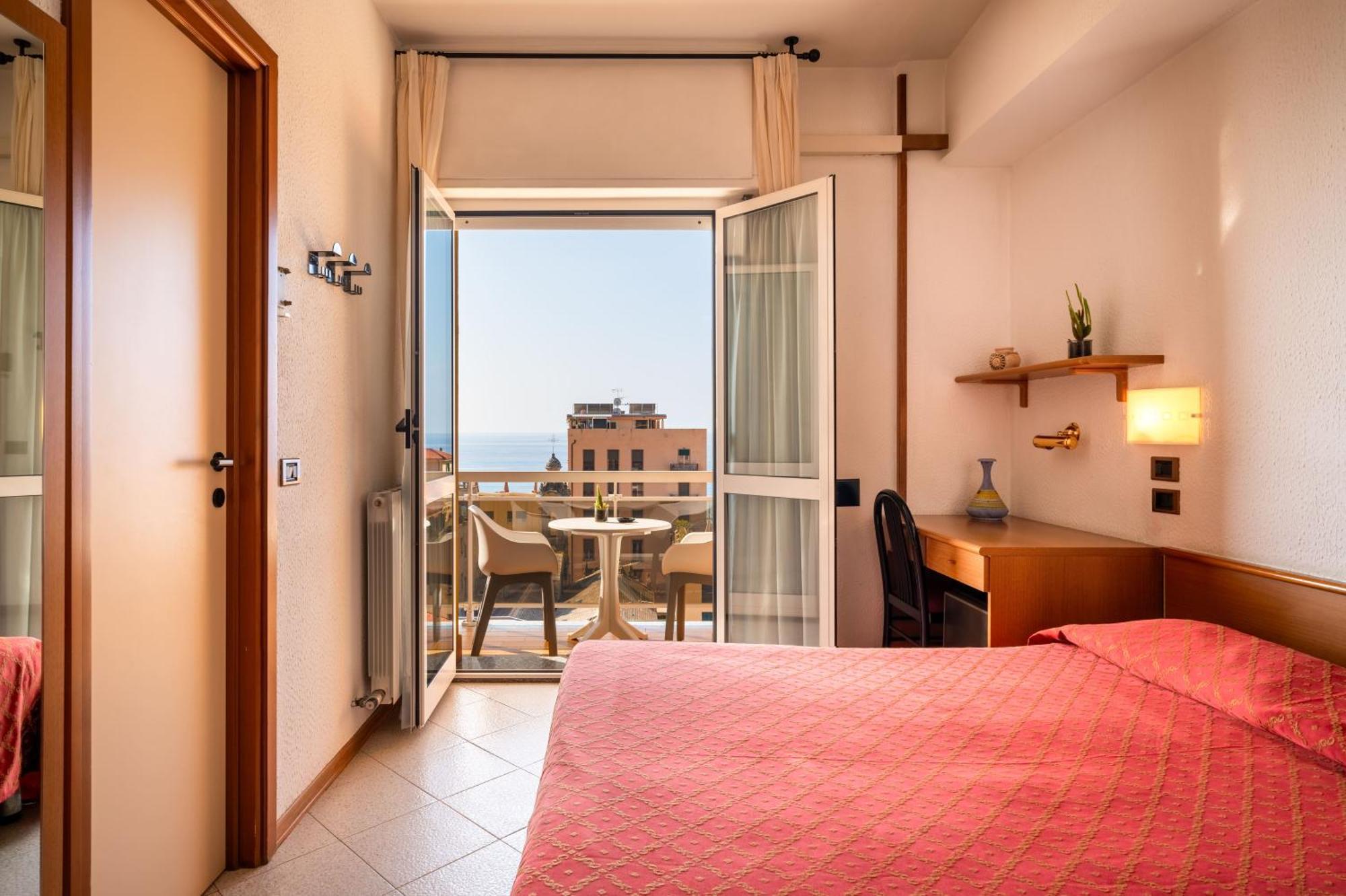 Hotel Careni Villa Italia فينالي ليغوري المظهر الخارجي الصورة